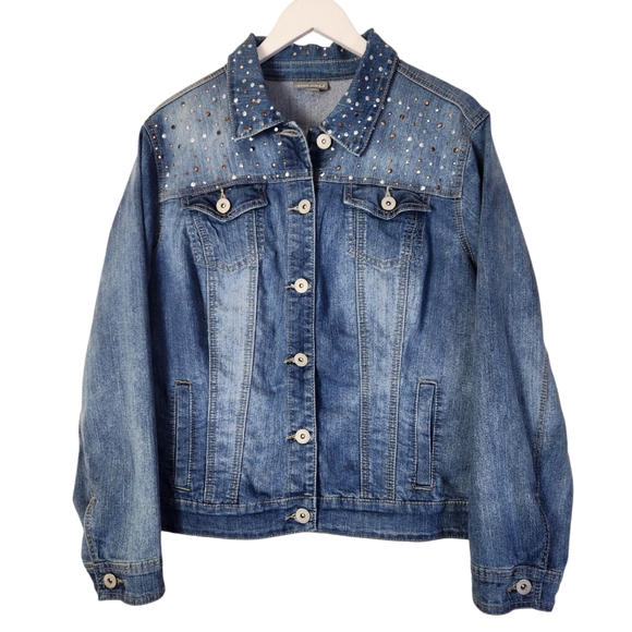 Roz & Ali Jackets & Blazers - Roz & Ali Denim Boho Trucker Jean Jacket Embellished Metal Studs Pockets  18/20
